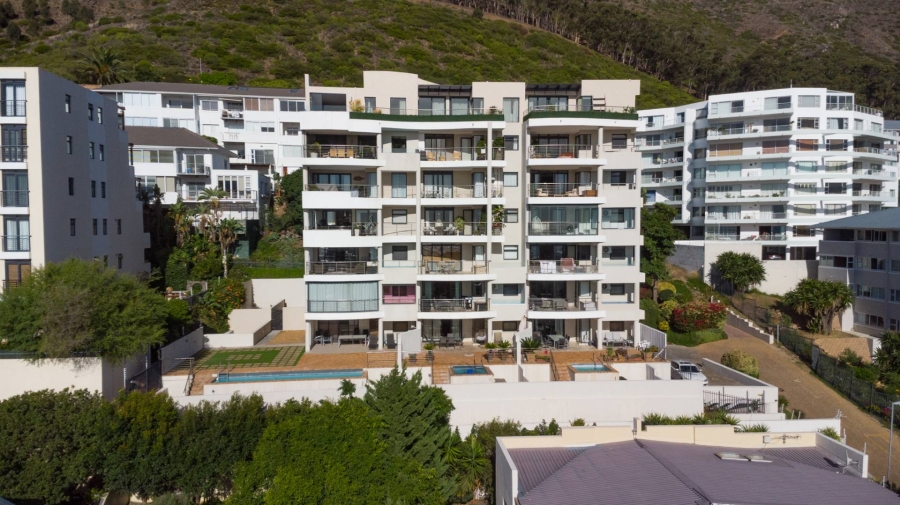 3 Bedroom Property for Sale in Sea Point Western Cape